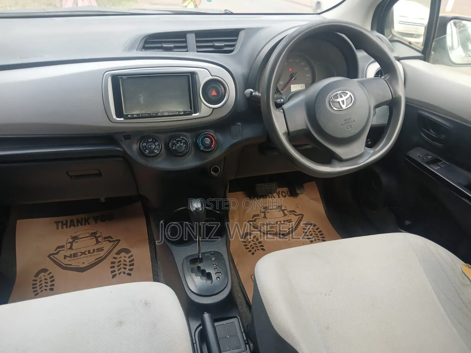 Toyota Vitz 1.0 FWD 5dr 2013 White
