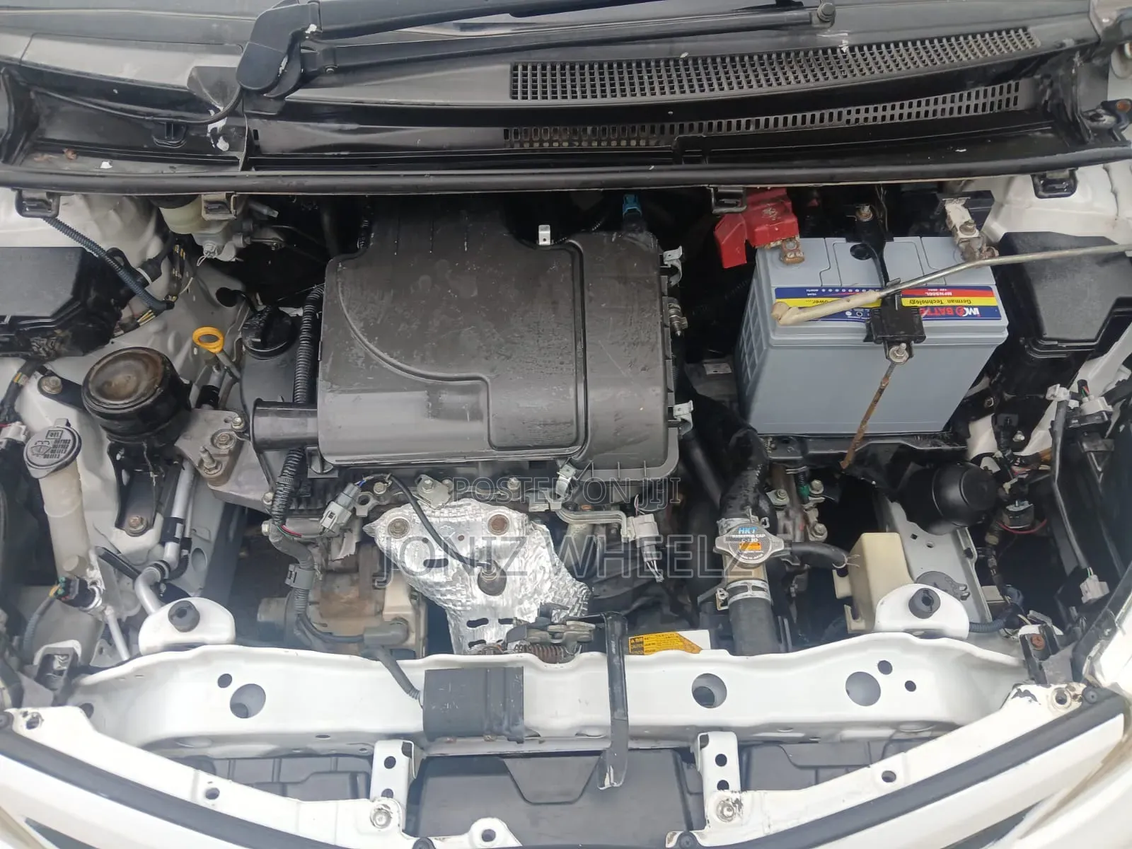 Toyota Vitz 1.0 FWD 5dr 2013 White