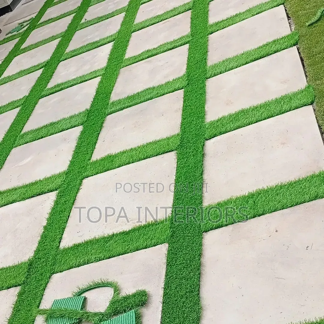 Pached Outdoor Rugs Artificial Grass Carpets Installation
