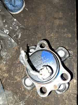 Daihatsu Mira Rear Wheel Hubs