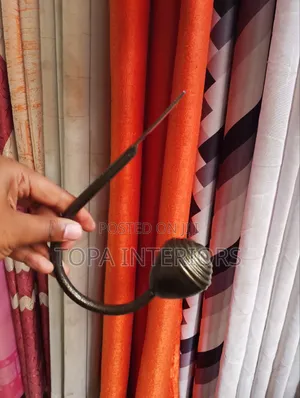 Scratch Resistant Powder Coated Brass Wall Mounted Curtain Tiebacks