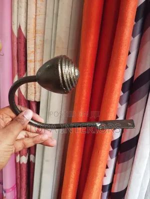 Scratch Resistant Powder Coated Brass Wall Mounted Curtain Tiebacks