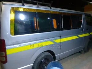 Toyota HiAce 2011 Silver
