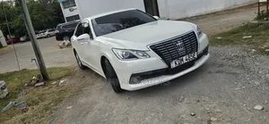 Toyota Crown 2017 White