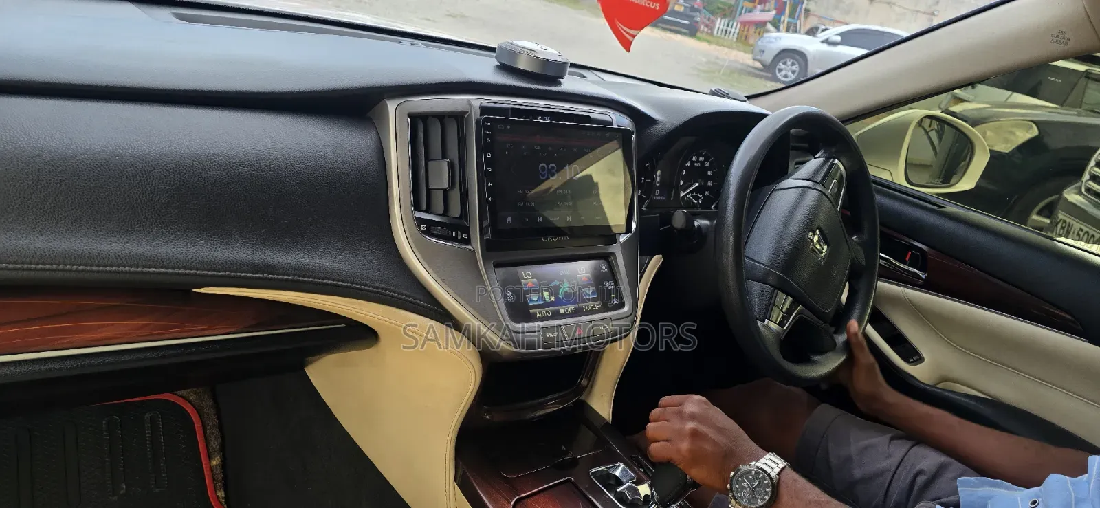 Toyota Crown 2017 White