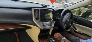 Toyota Crown 2017 White