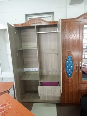 Wooden Wordrobe With Mirror