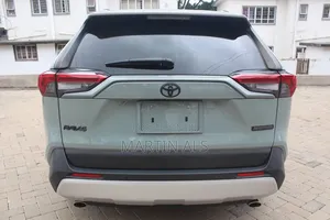 Toyota RAV4 Adventure 2019 Green