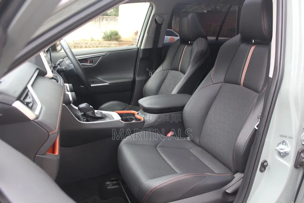 Toyota RAV4 Adventure 2019 Green