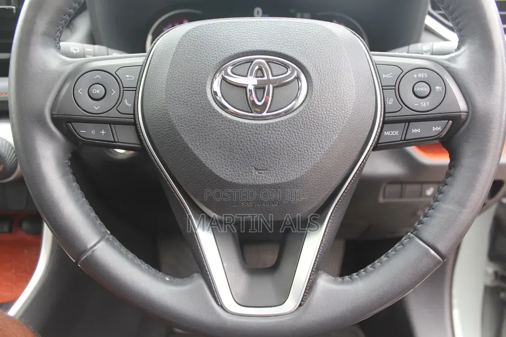 Toyota RAV4 Adventure 2019 Green