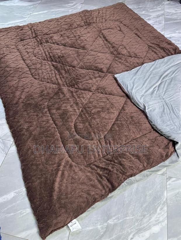 Heavy Sherpa Woolen Duvet Set 6x7 - main view