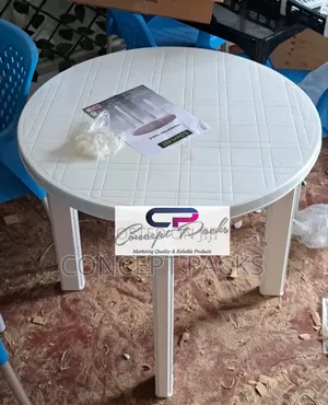 4 Seater Round Plastic Table.