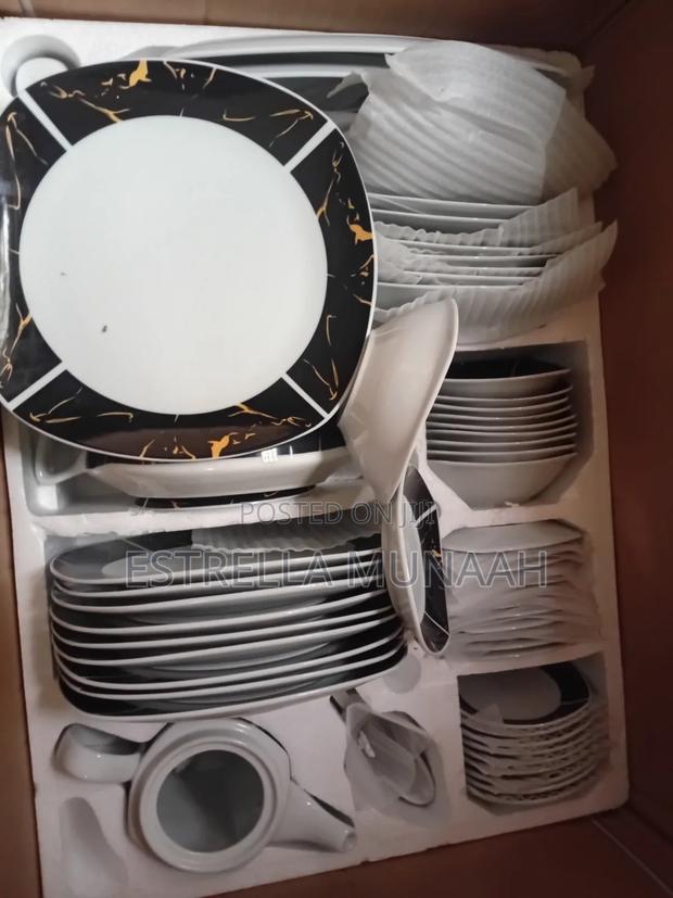 Dinner Set - thumbnail 3