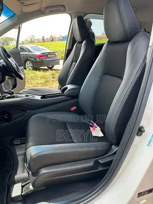Honda Vezel 1.5 Hybrid 4WD 2018 Pearl