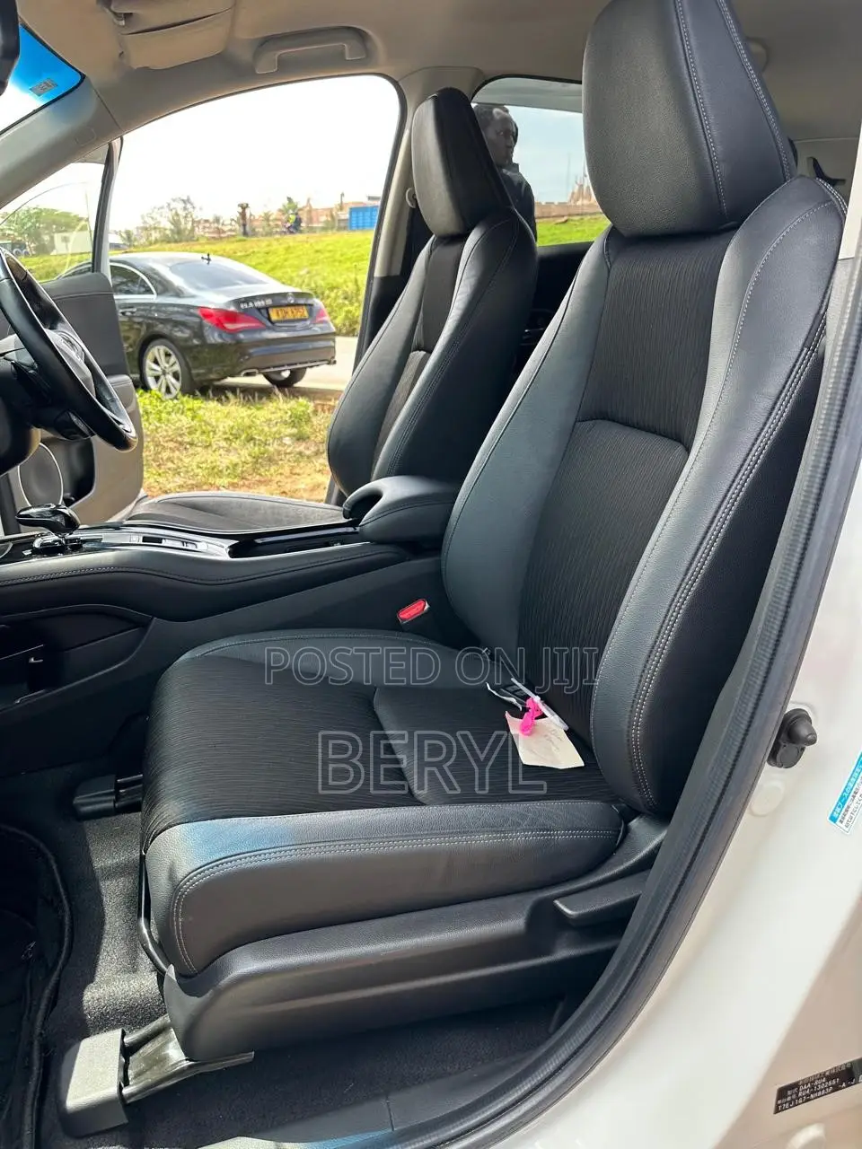 Honda Vezel 1.5 Hybrid 4WD 2018 Pearl