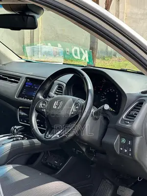 Honda Vezel 1.5 Hybrid 4WD 2018 Pearl