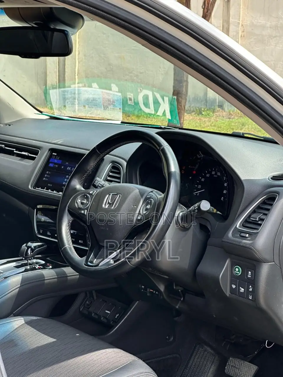 Honda Vezel 1.5 Hybrid 4WD 2018 Pearl