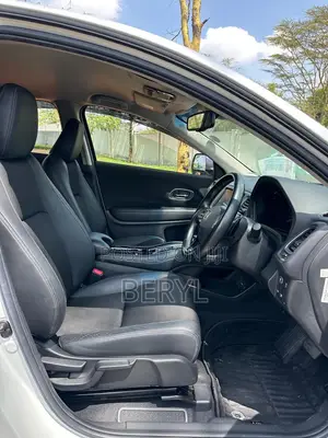 Honda Vezel 1.5 Hybrid 4WD 2018 Pearl