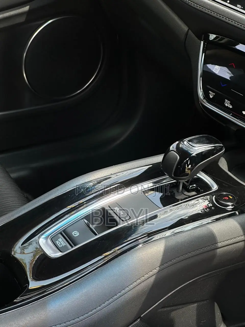 Honda Vezel 1.5 Hybrid 4WD 2018 Pearl