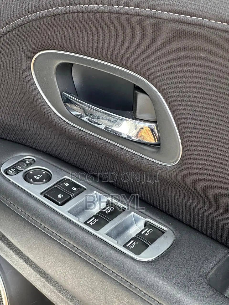 Honda Vezel 1.5 Hybrid 4WD 2018 Pearl