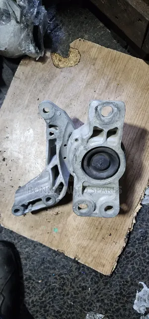 Engine Mount NISSAN Note E-Power E13-047526