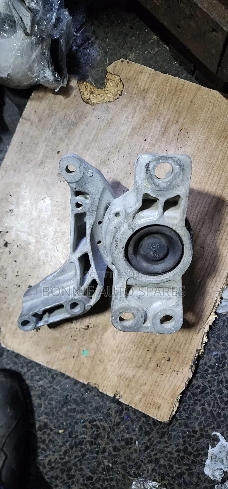 Engine Mount NISSAN Note E-Power E13-047526