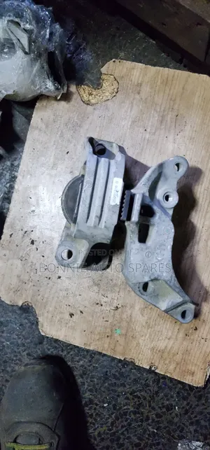Engine Mount NISSAN Note E-Power E13-047526