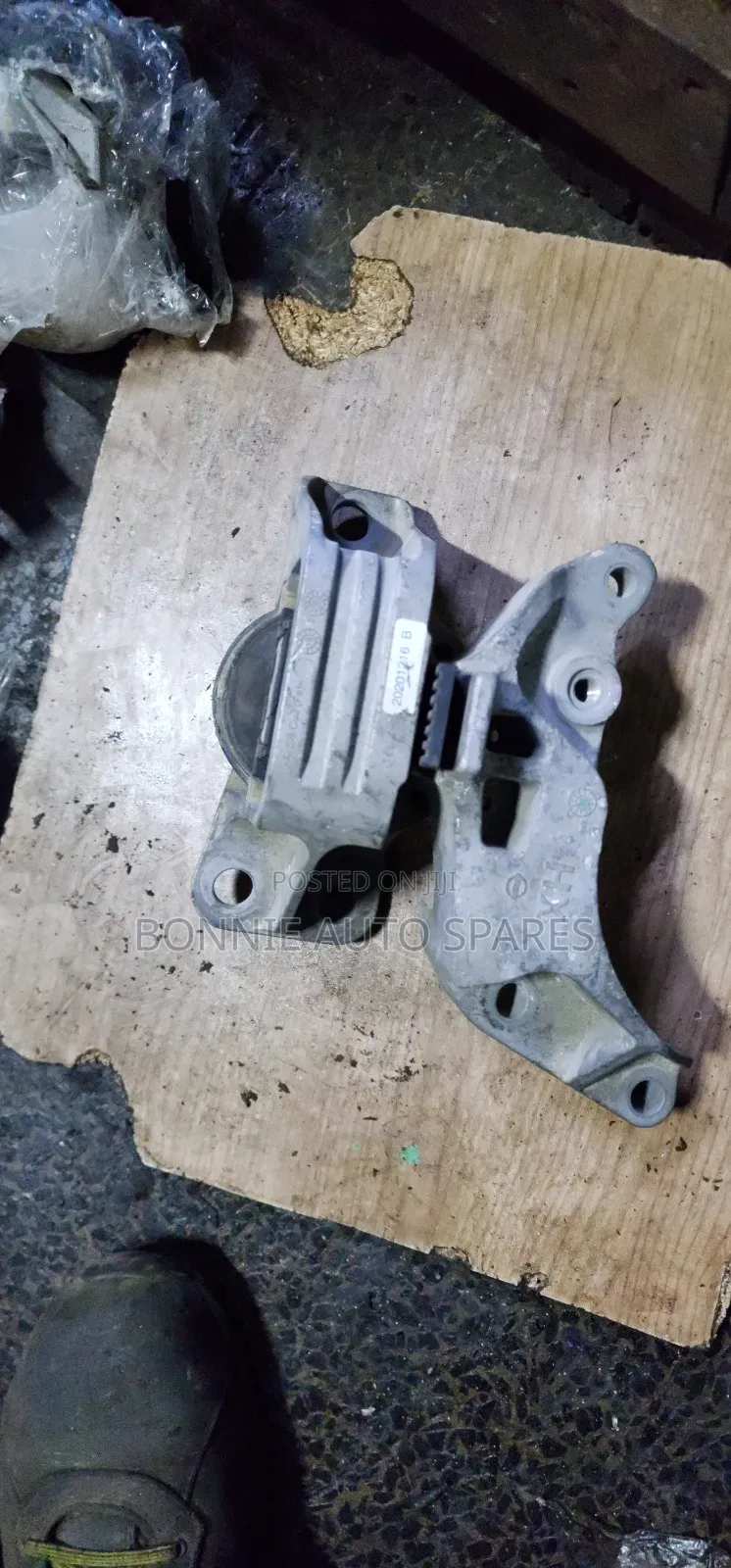 Engine Mount NISSAN Note E-Power E13-047526