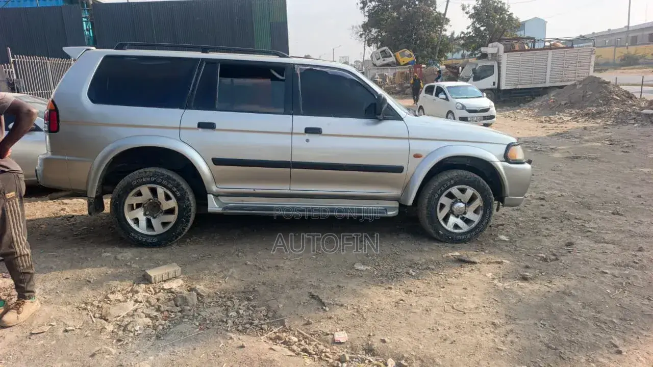 Mitsubishi Shogun 2001 Beige