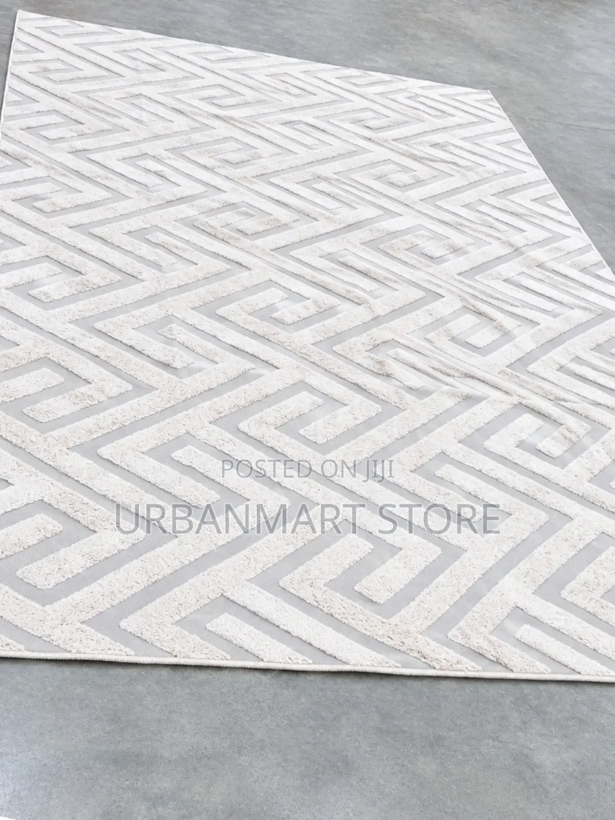 7x10 American Carpet Strong and Long Lasting