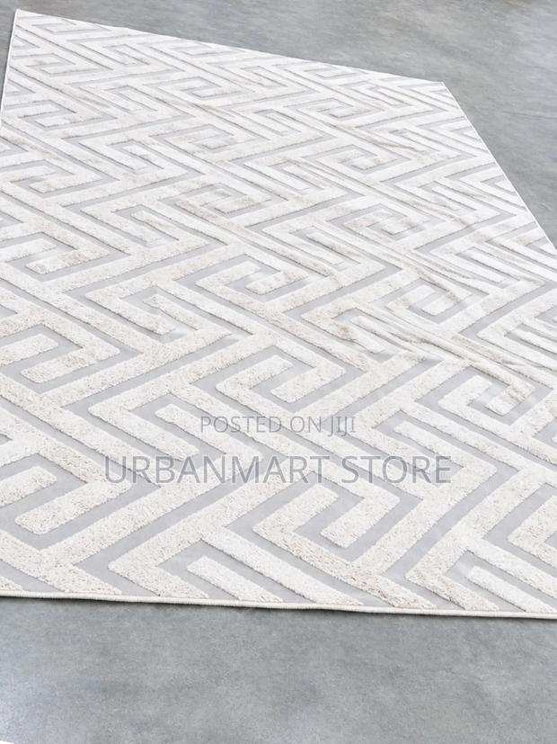 7x10 American Carpet Strong and Long Lasting