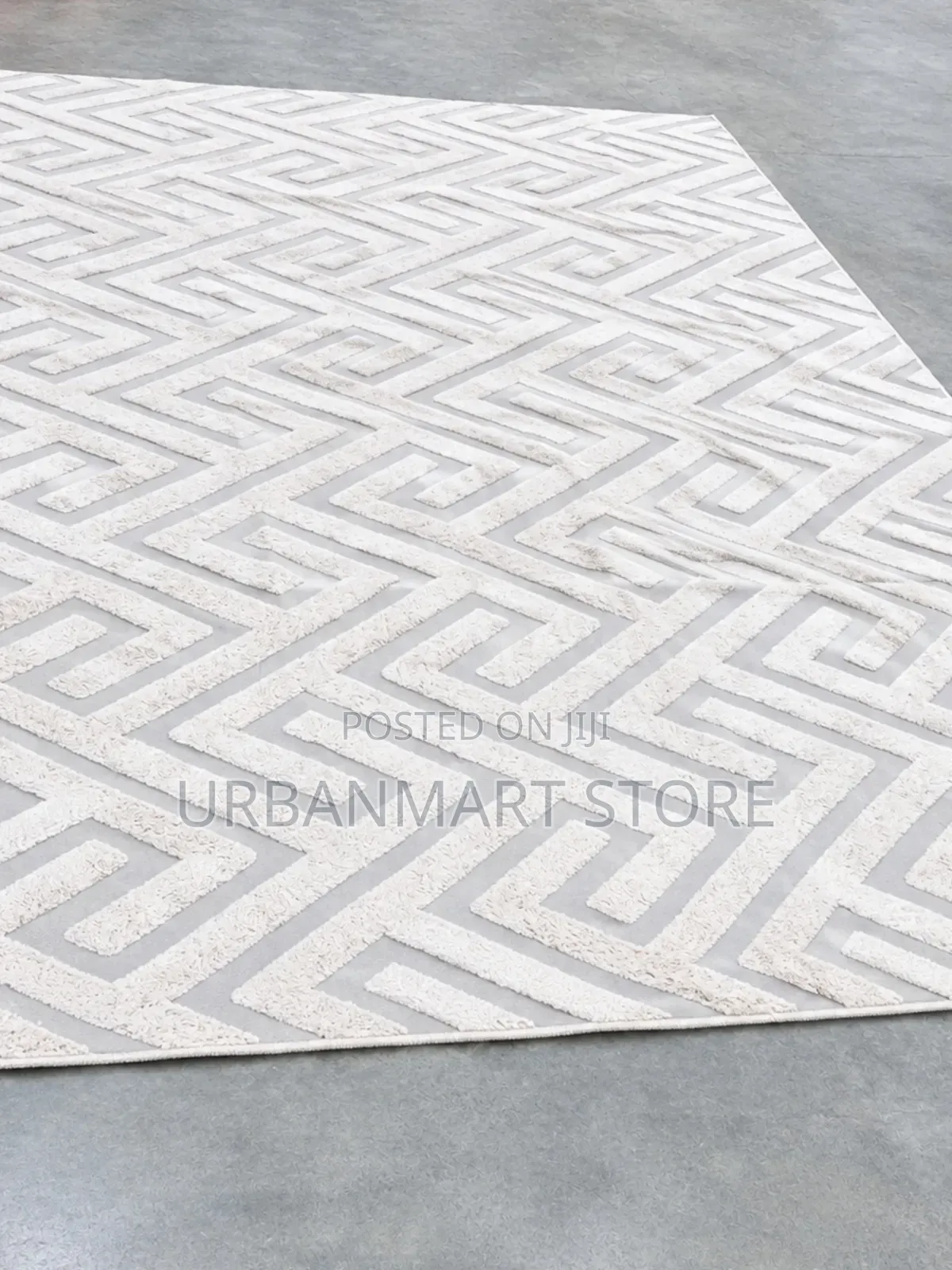 7x10 American Carpet Strong and Long Lasting