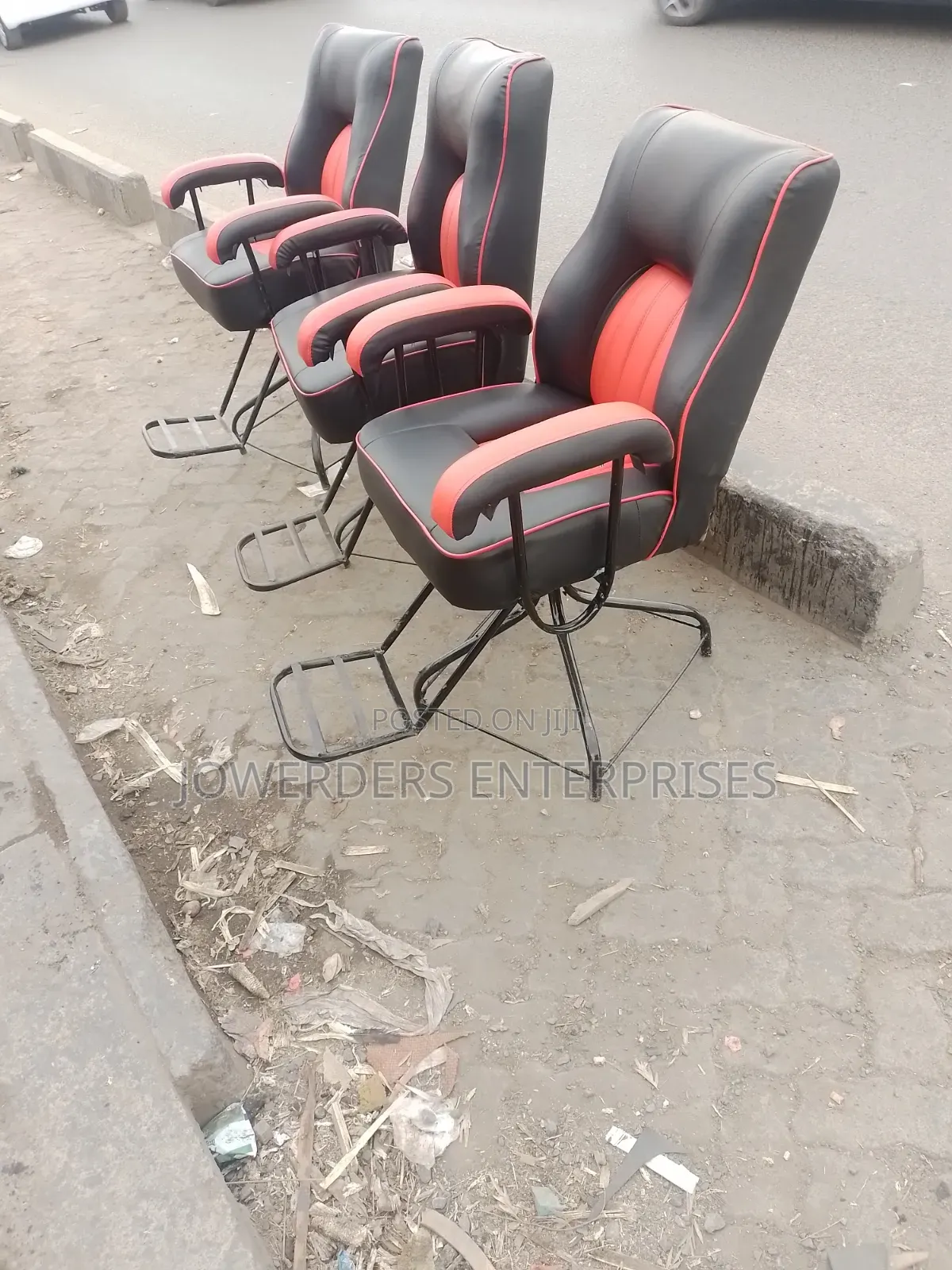 Simple Kinyonzi Chairs