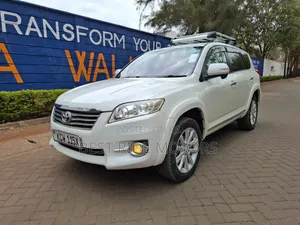 Toyota Vanguard 2012 White