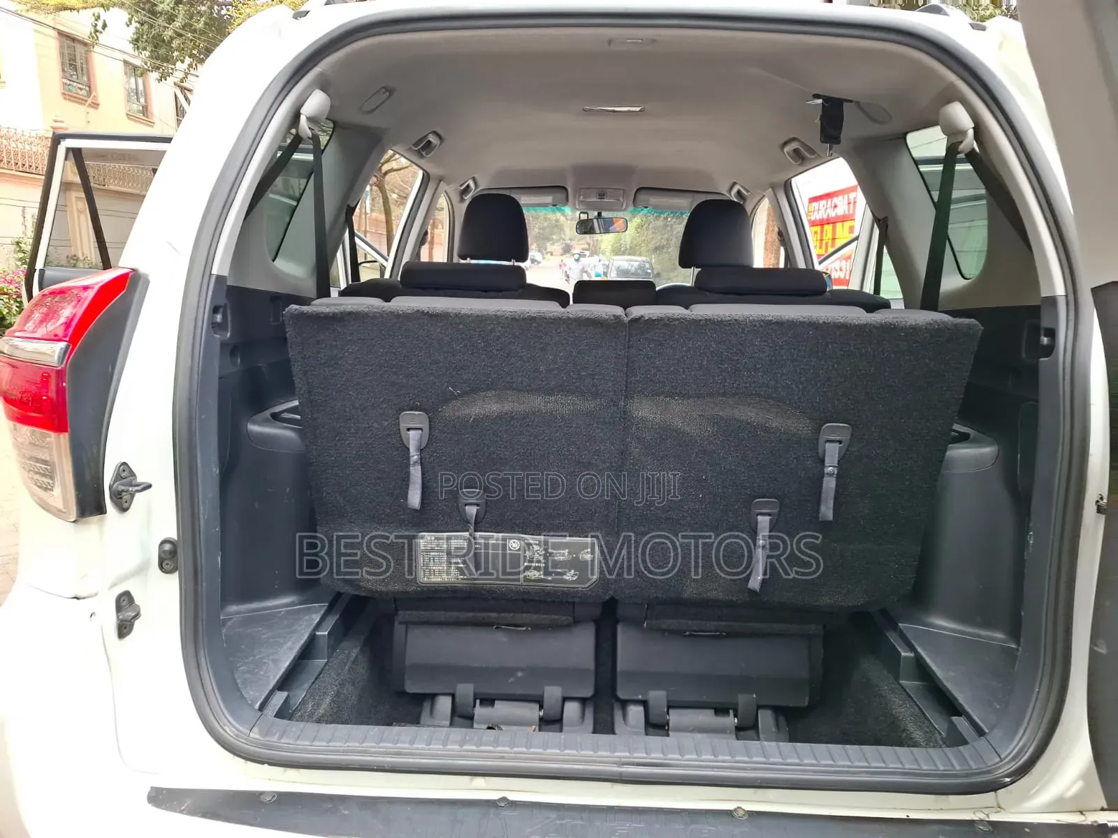 Toyota Vanguard 2012 White