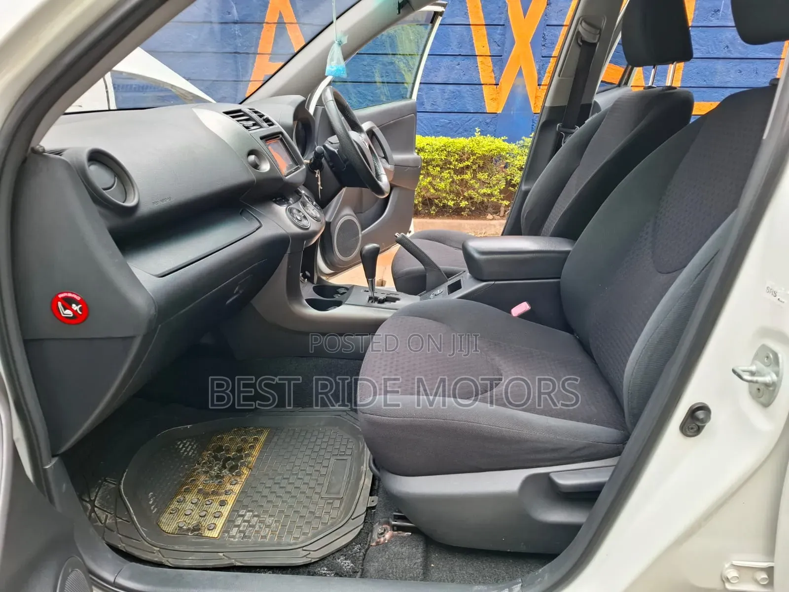 Toyota Vanguard 2012 White
