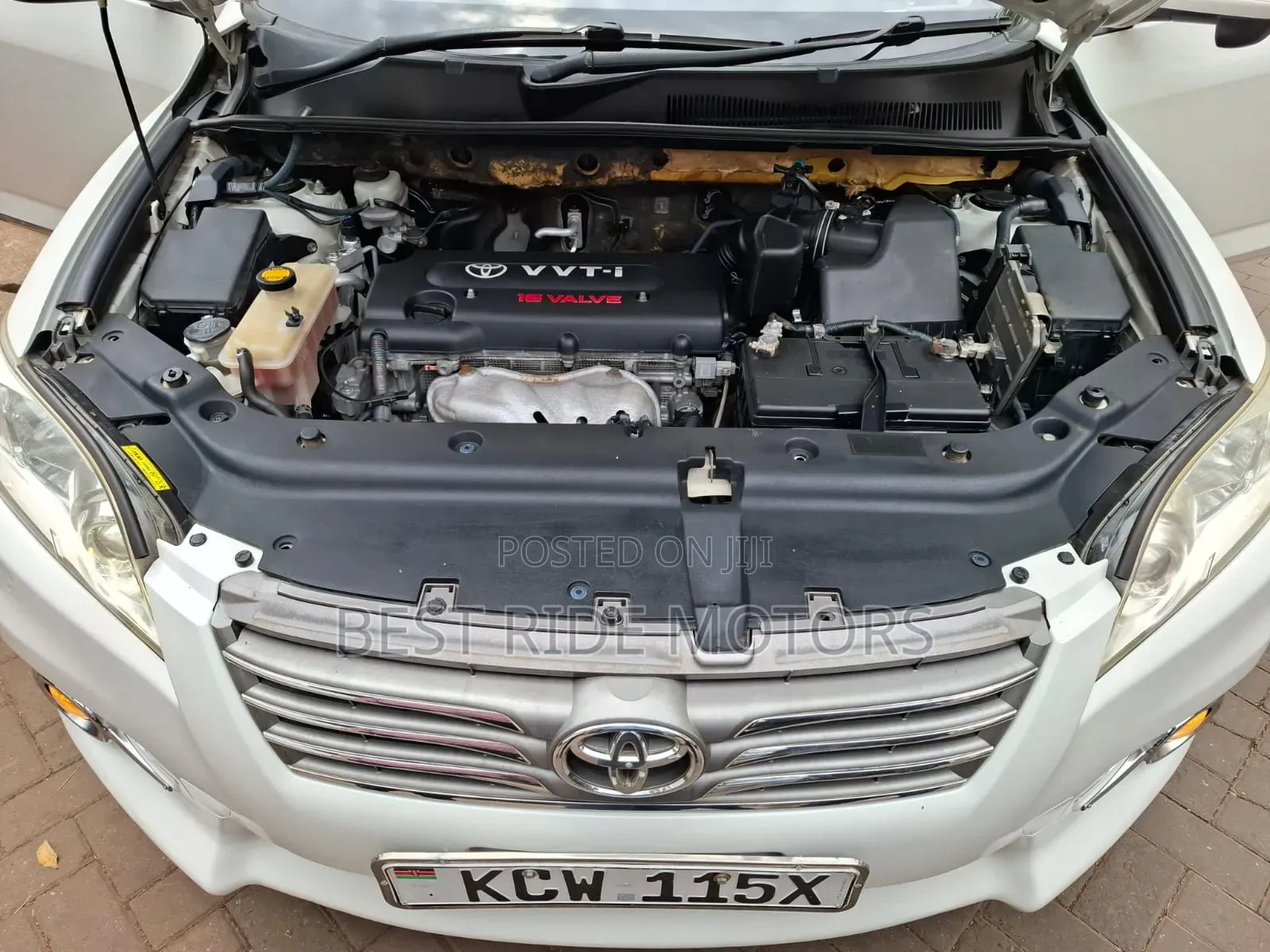 Toyota Vanguard 2012 White