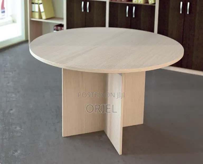4-Seater Office Boardroom Table : Round Meeting Table