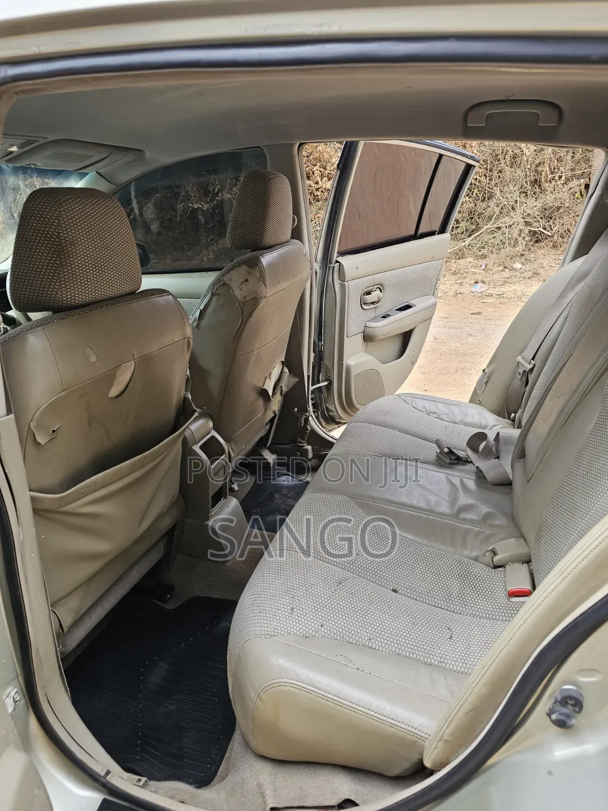 Nissan Tiida 2025 Gold
