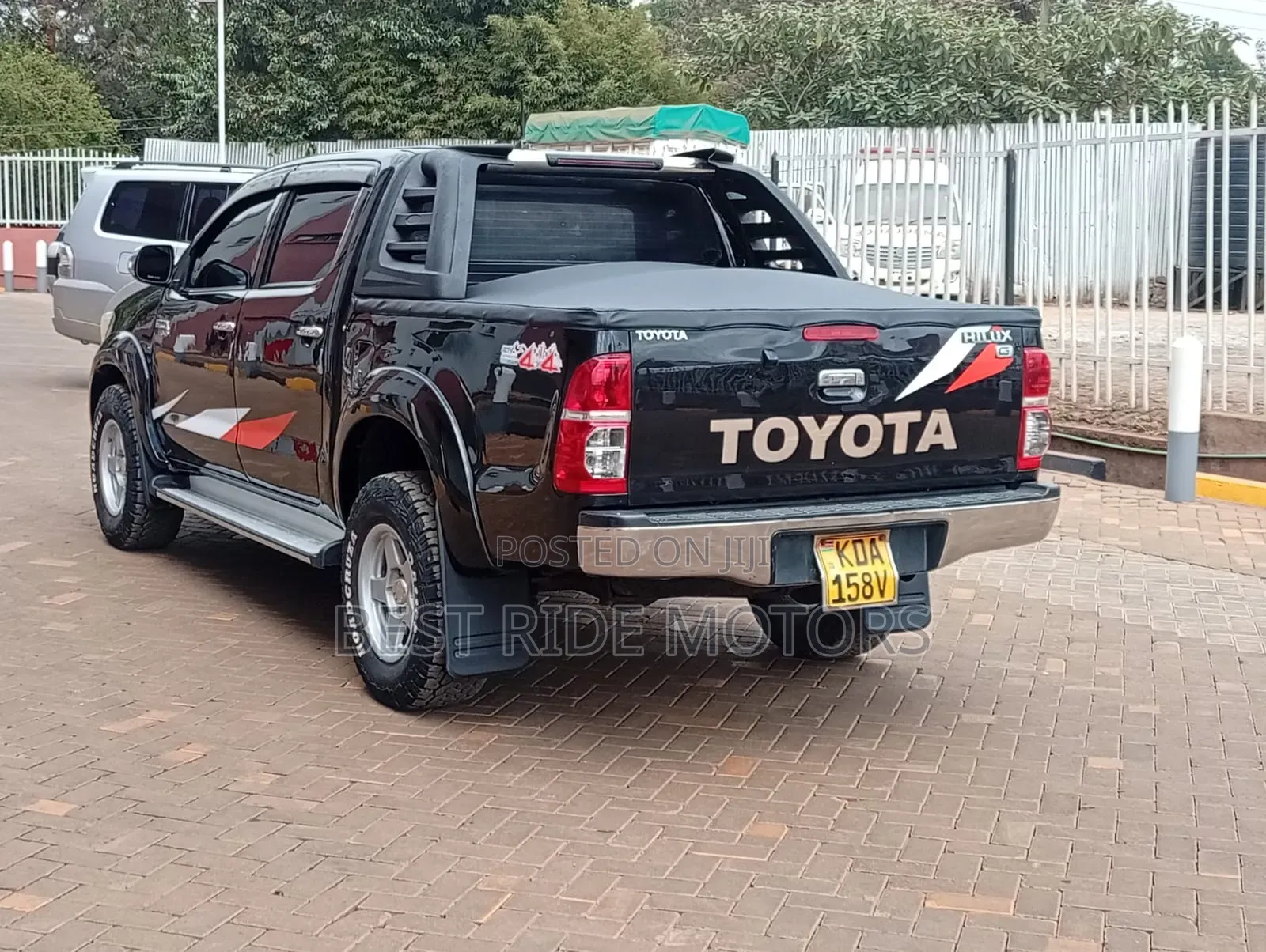 Toyota Hilux 3.0 D-4D 4x4 2013 Black