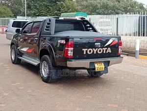 Toyota Hilux 3.0 D-4D 4x4 2013 Black
