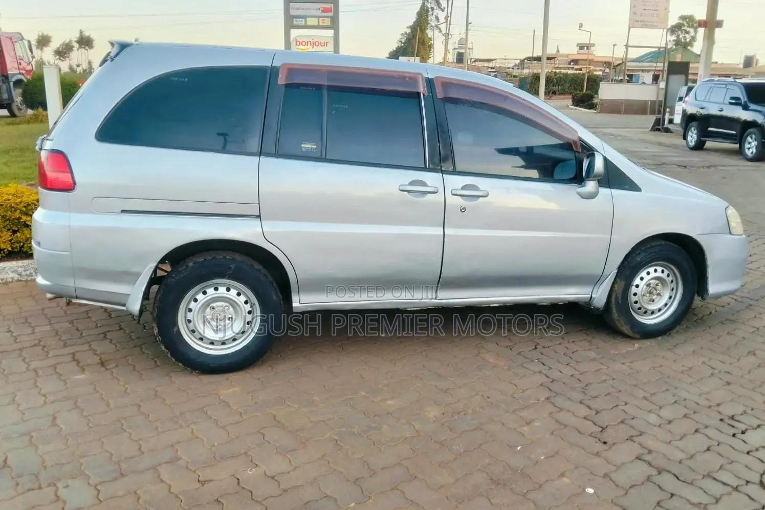 Nissan Liberty 2005 Silver