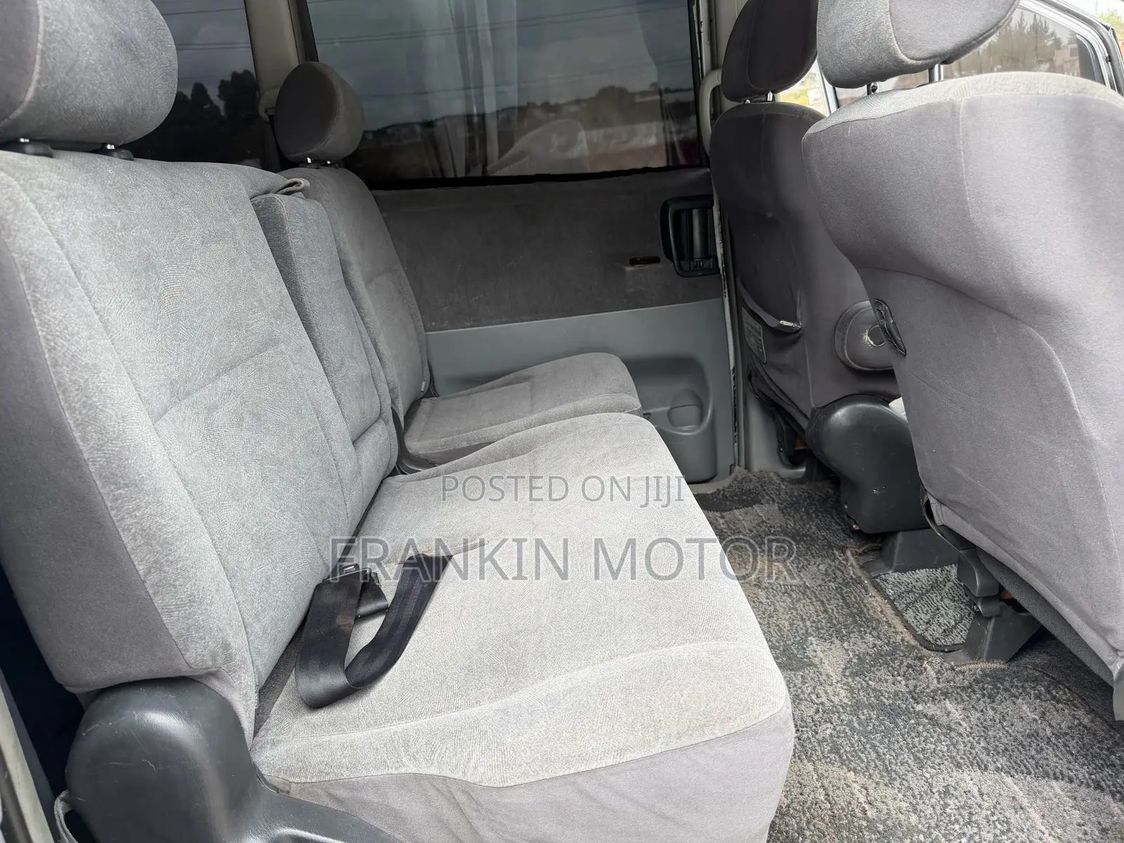 Toyota Noah 2.0 143hp FWD (7 Seater) 2007 Silver
