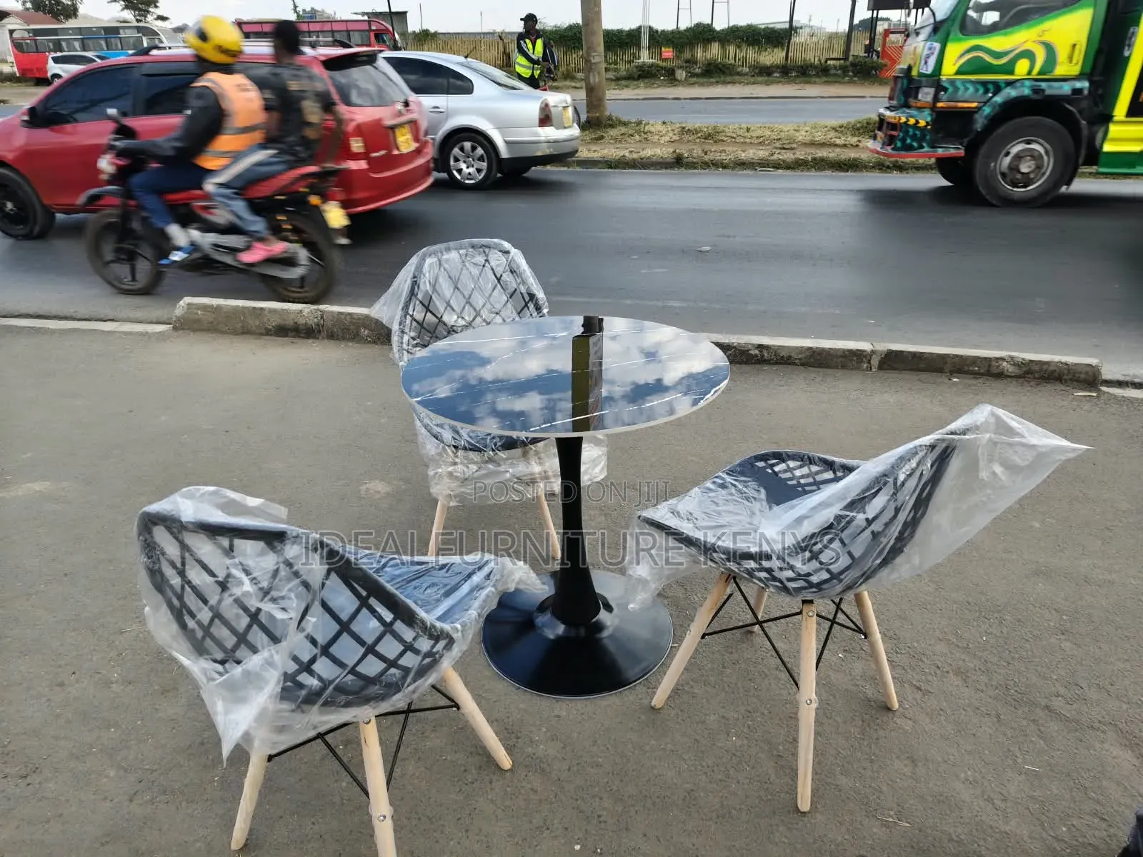 Modern 3-Seater Cafe Set