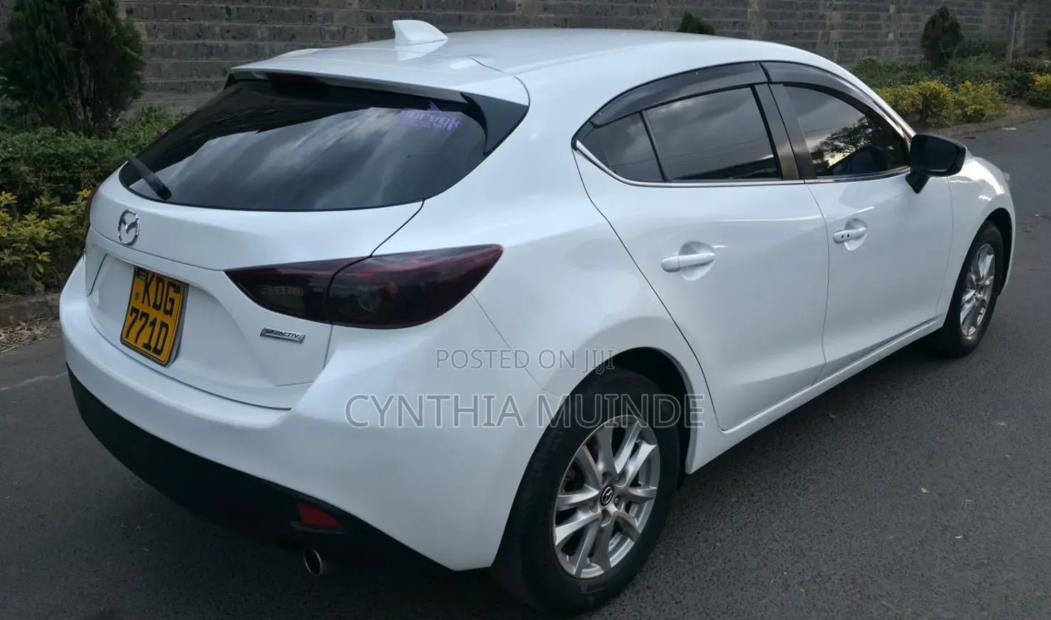 Mazda Axela SV Premium 2014 White