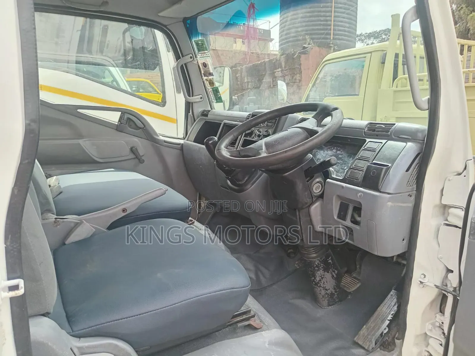 Mitsubishi Canter Fe71 2015 White