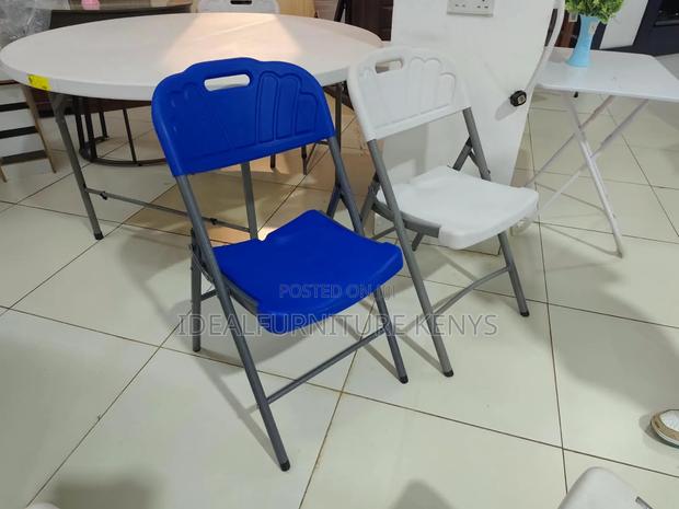 Plastic Folding Chairs - thumbnail 2