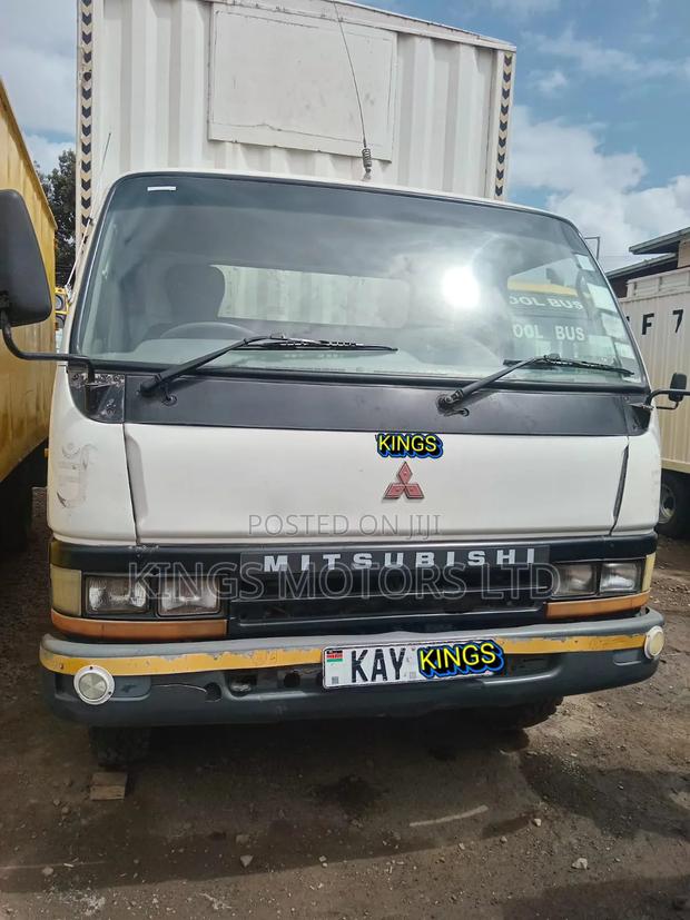 Mitsubishi Canter Fe85 - main view
