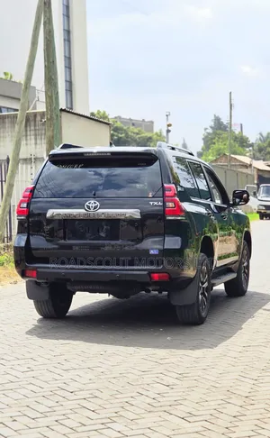 Toyota Land Cruiser Prado 2022 Black