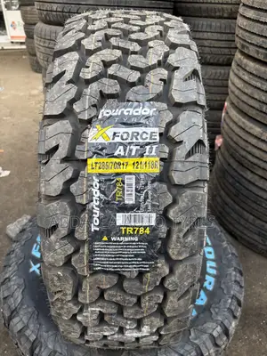 285/70r17 a/T Tourador Tyre